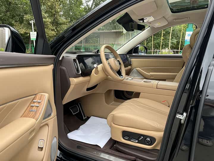 AITO M8 interior view 9 - used suv for export from China