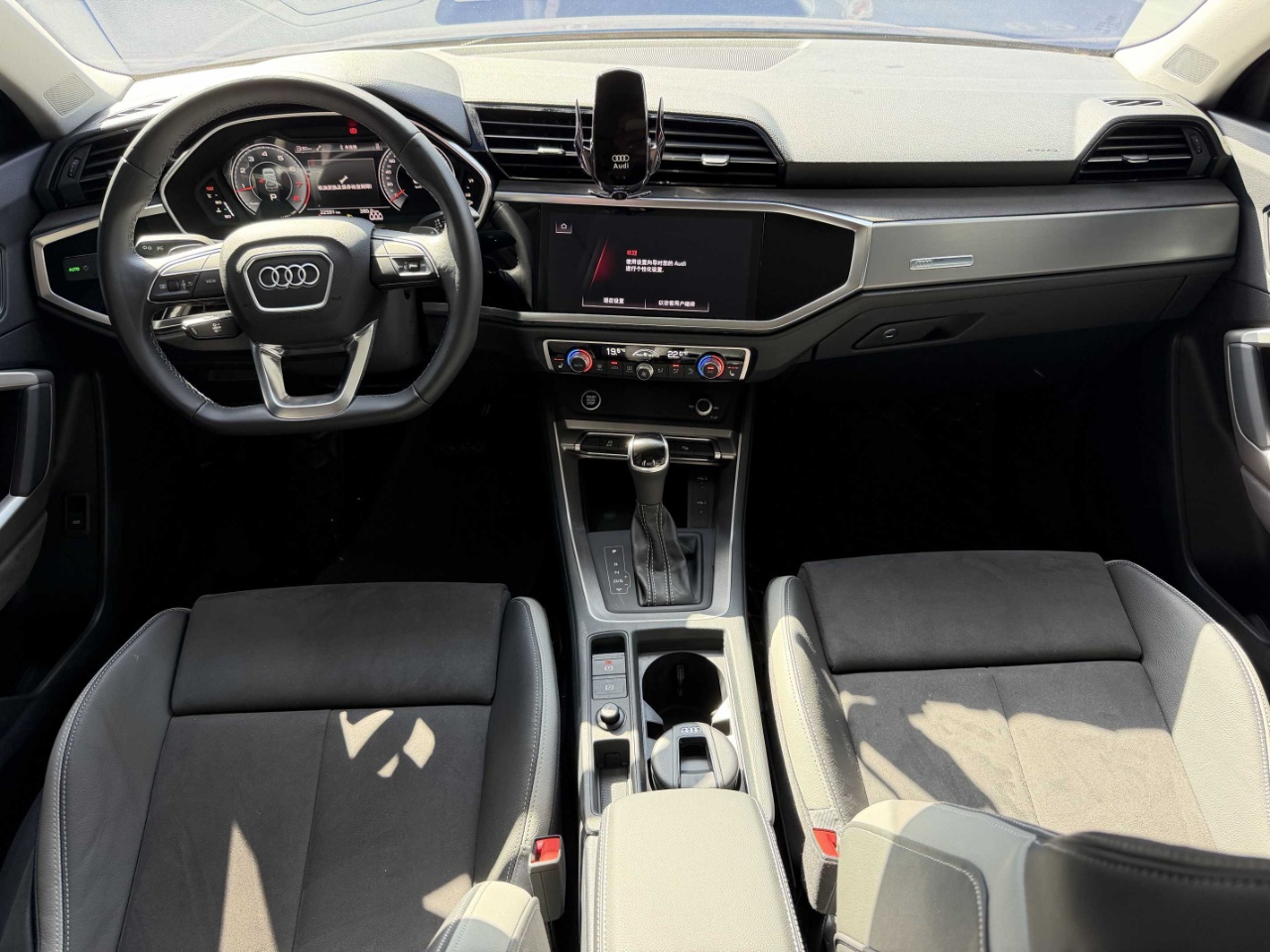 Audi Q3 2022 interior view 9 - used suv for export from China