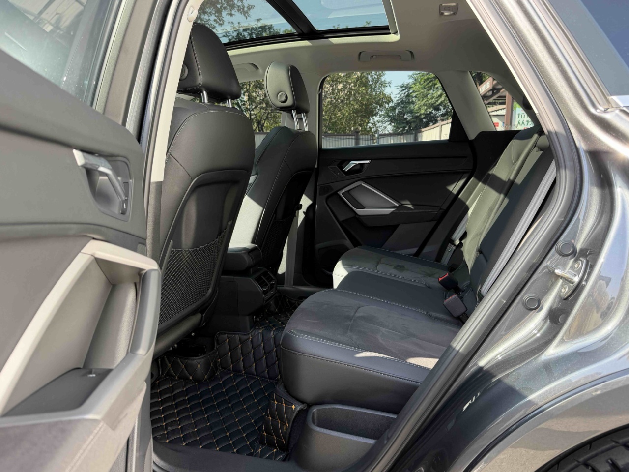 Audi Q3 2023 interior view 11 - used suv for export from China