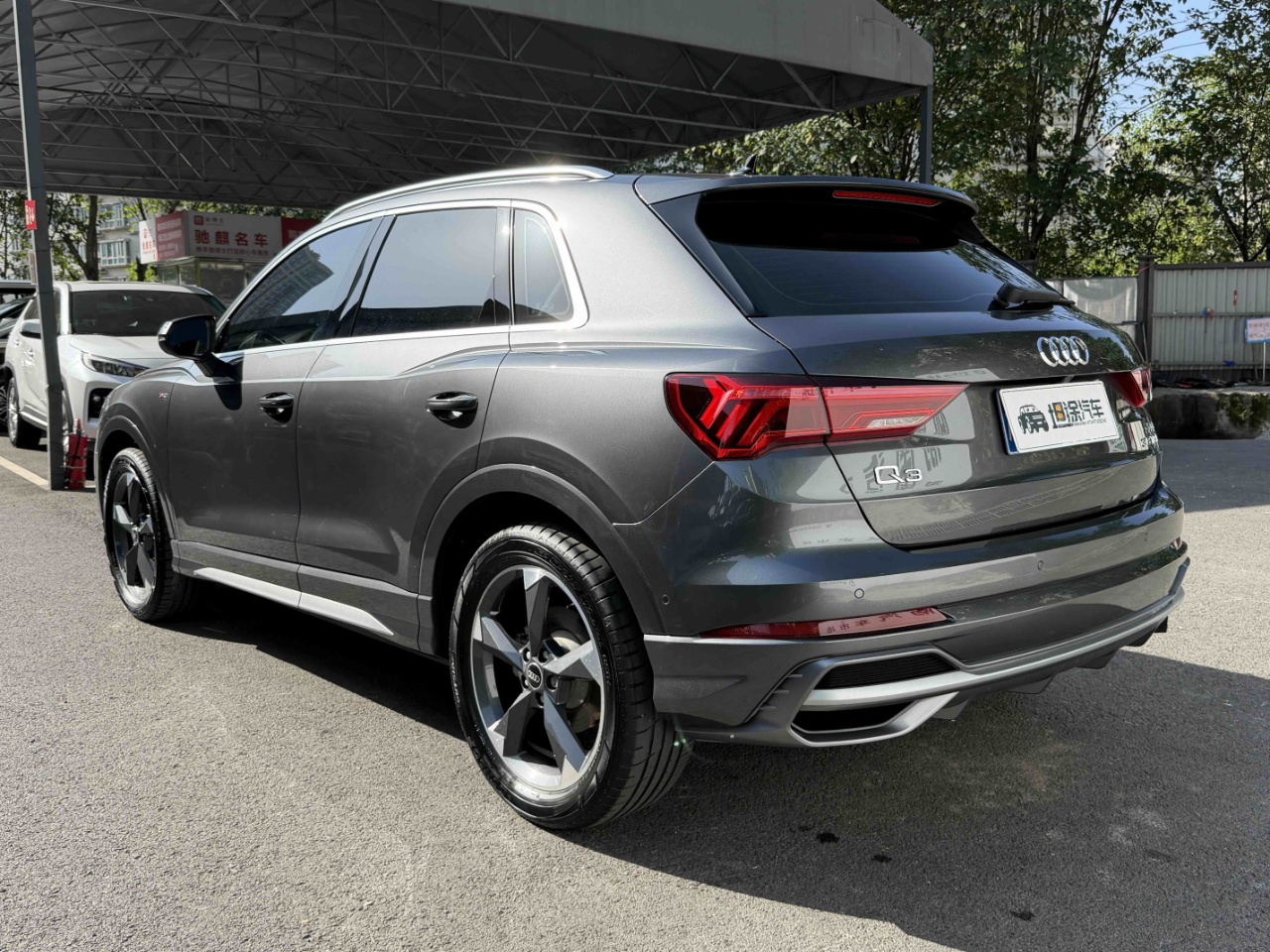 Audi Q3 2023 exterior view 2 - used suv for export from China