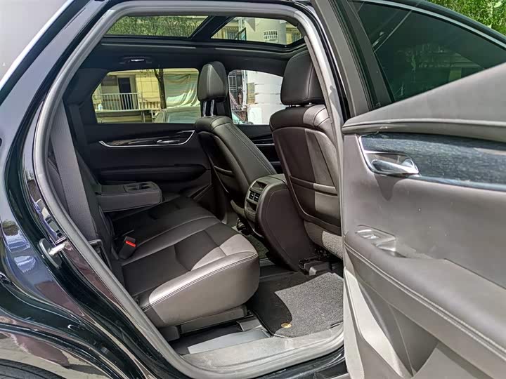 Cadillac CT5 interior view 8 - used sedan for export from China