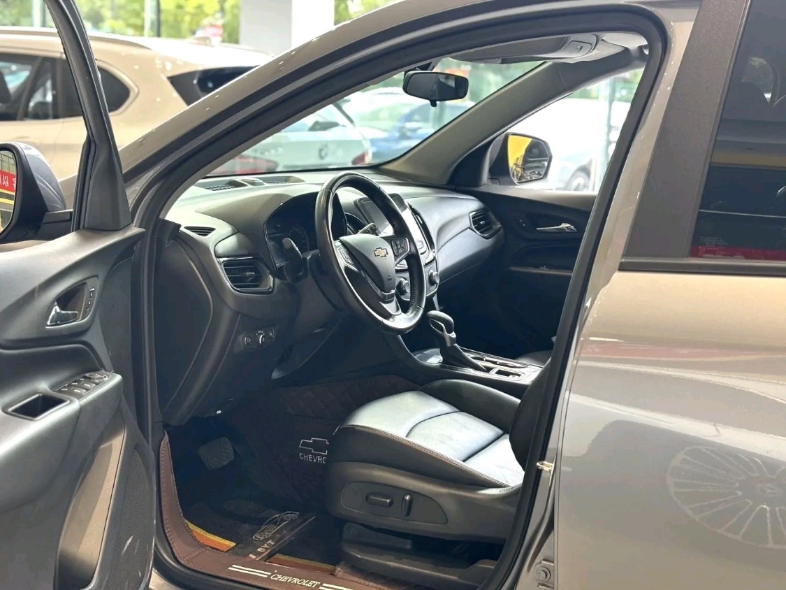 Chevrolet Equinox interior view 6 - used suv for export from China