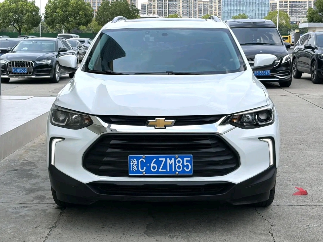 Chevrolet Tracker exterior view 2 - used suv for export from China