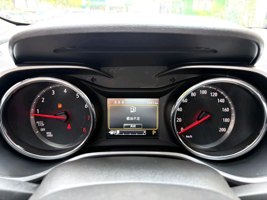 Chevrolet Tracker exterior view 3 - used suv for export from China