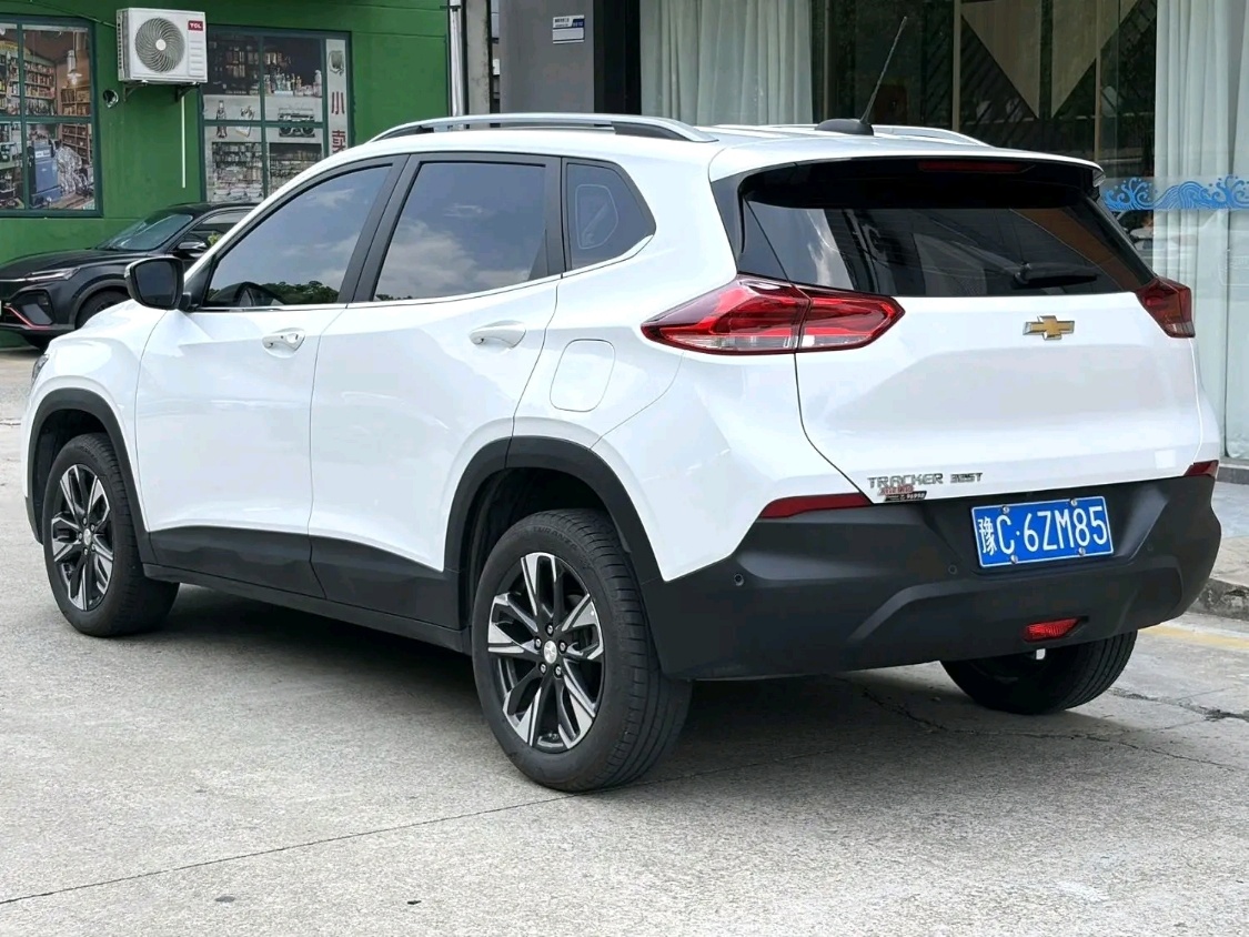 Chevrolet Tracker exterior view 8 - used suv for export from China