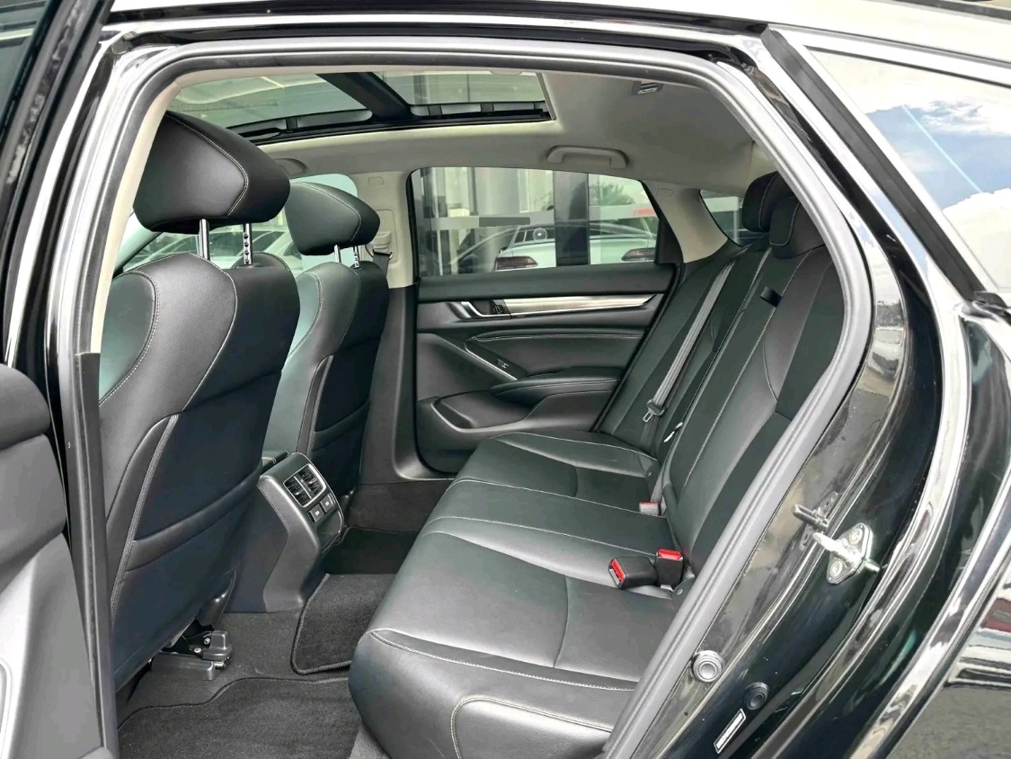 Honda Accord exterior view 2 - used sedan for export from China