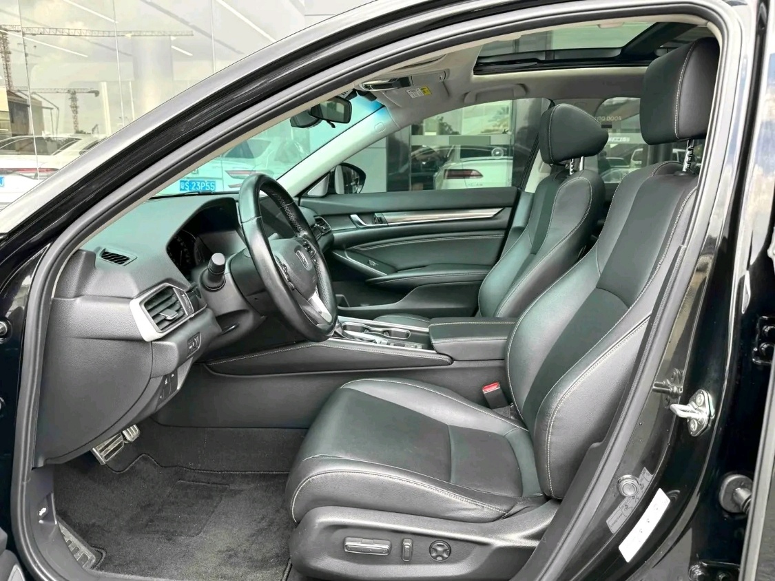 Honda Accord exterior view 4 - used sedan for export from China