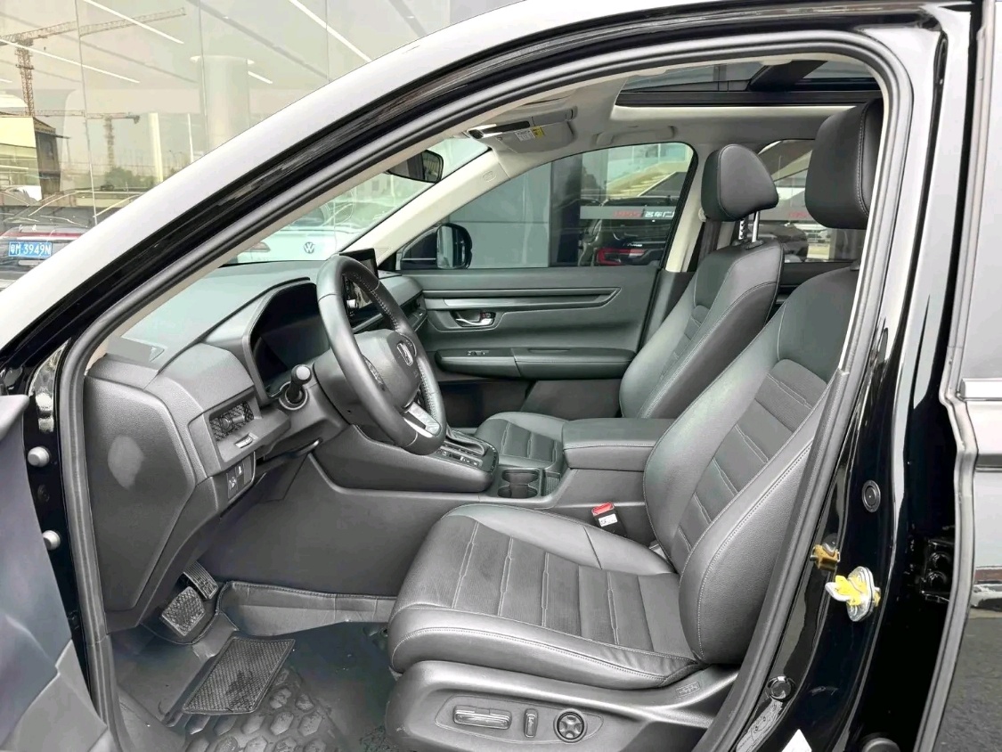 Honda CR-V interior view 9 - used suv for export from China