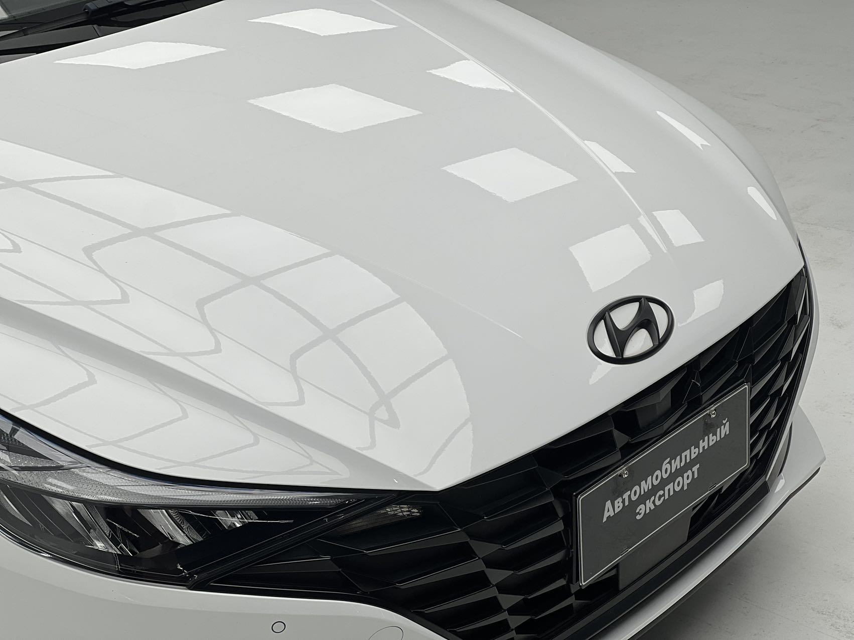 Hyundai Elantra 2022 exterior view 10 - used sedan for export from China