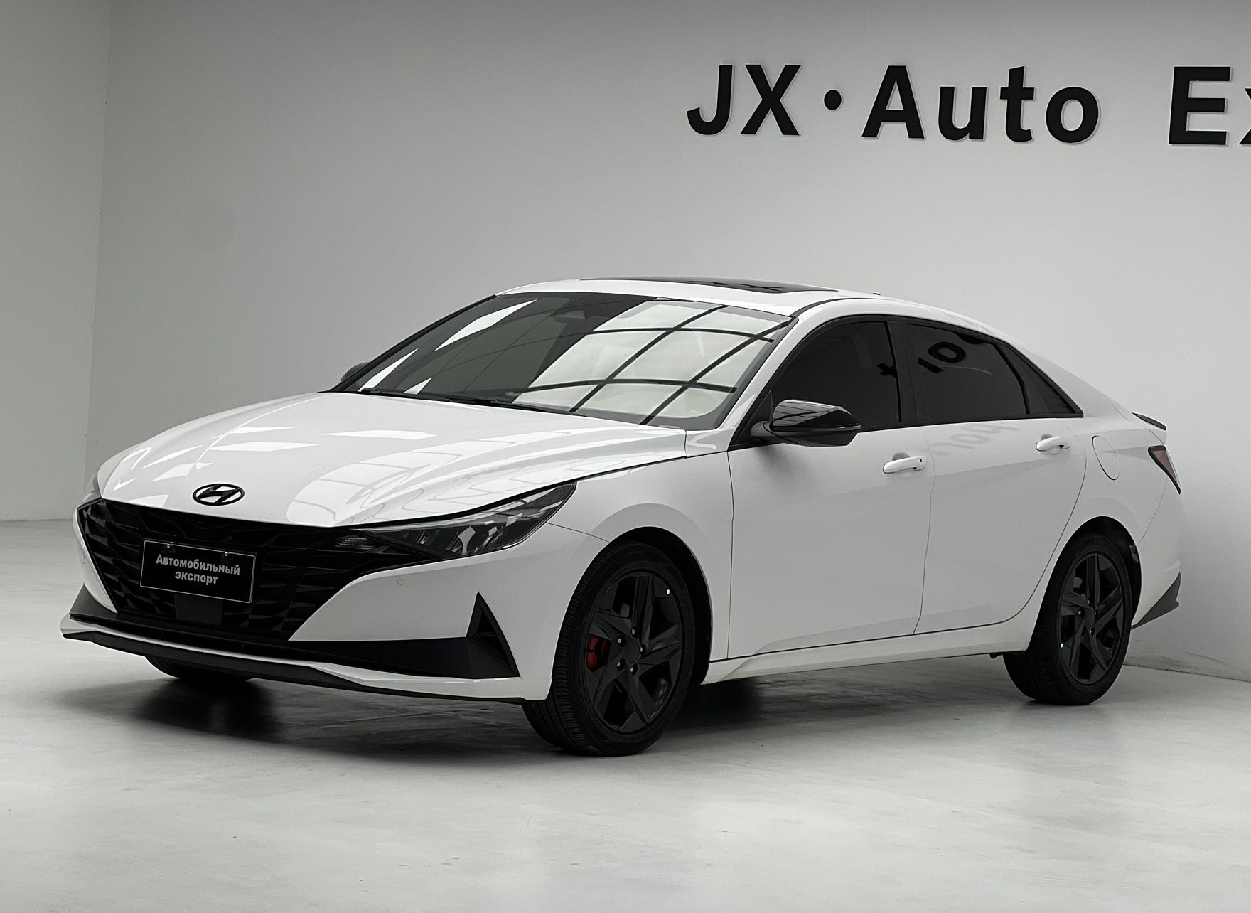 Hyundai Elantra 2022 exterior view 11 - used sedan for export from China
