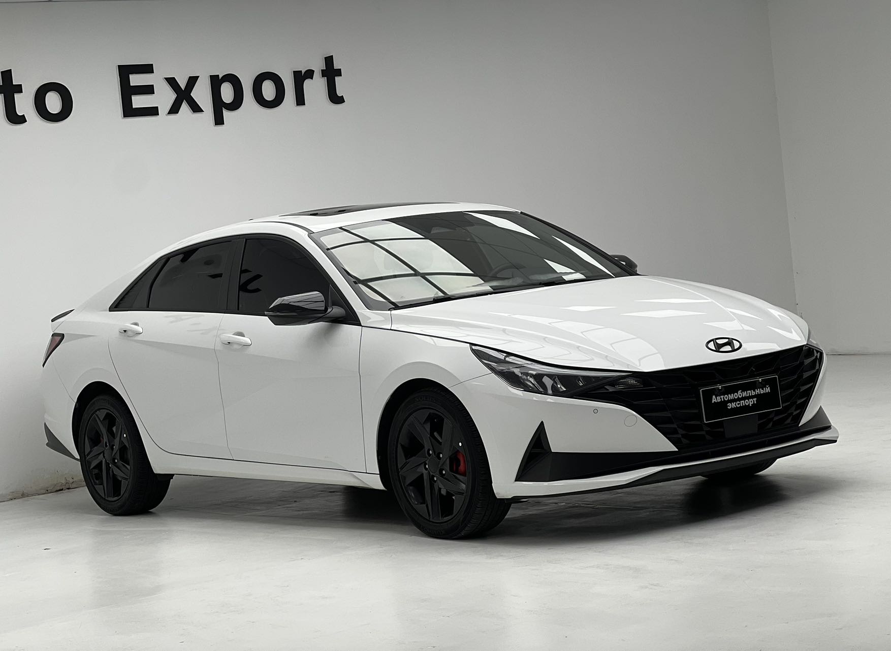 Hyundai Elantra 2022 exterior view 2 - used sedan for export from China