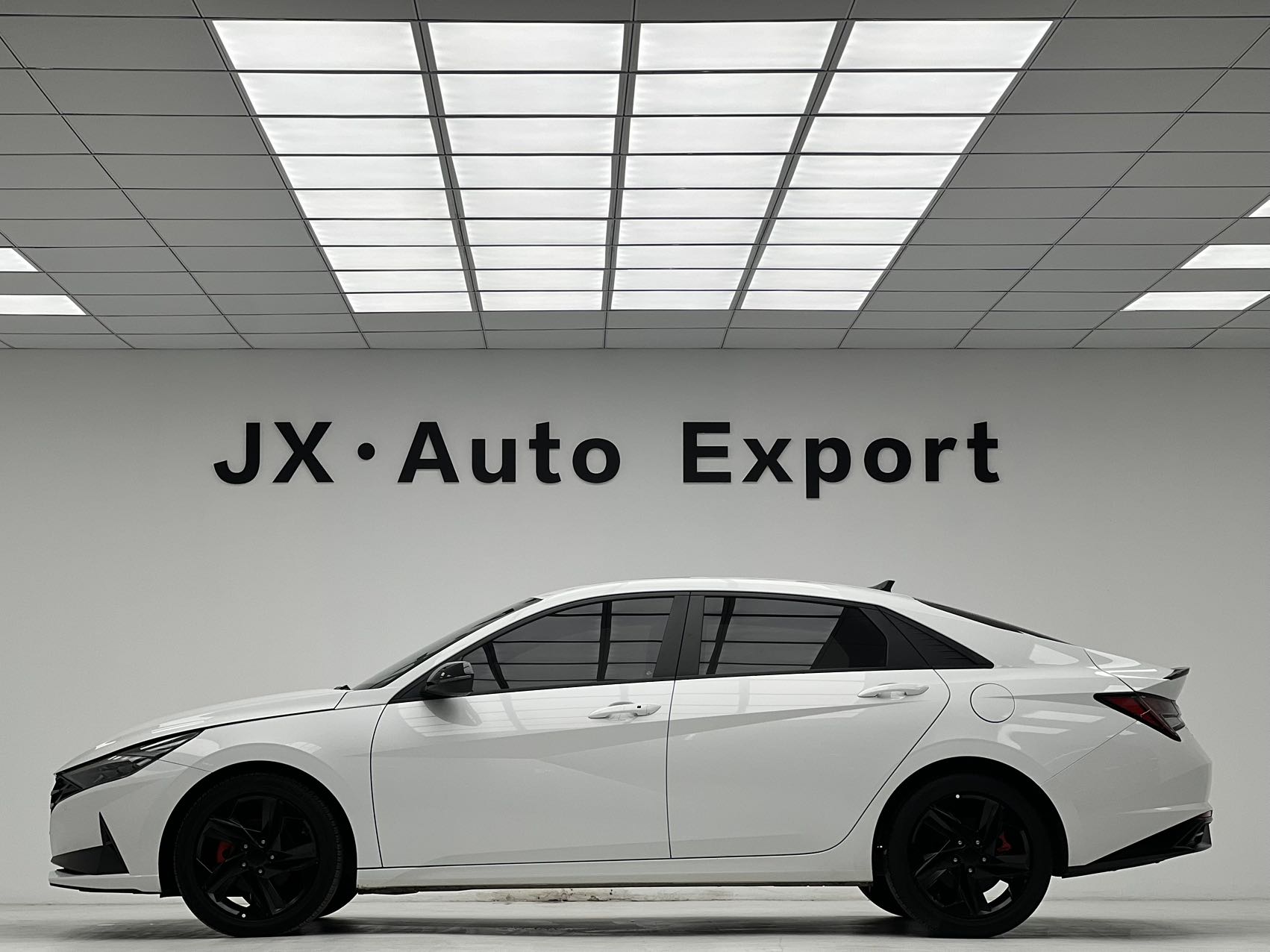 Hyundai Elantra 2022 exterior view 4 - used sedan for export from China