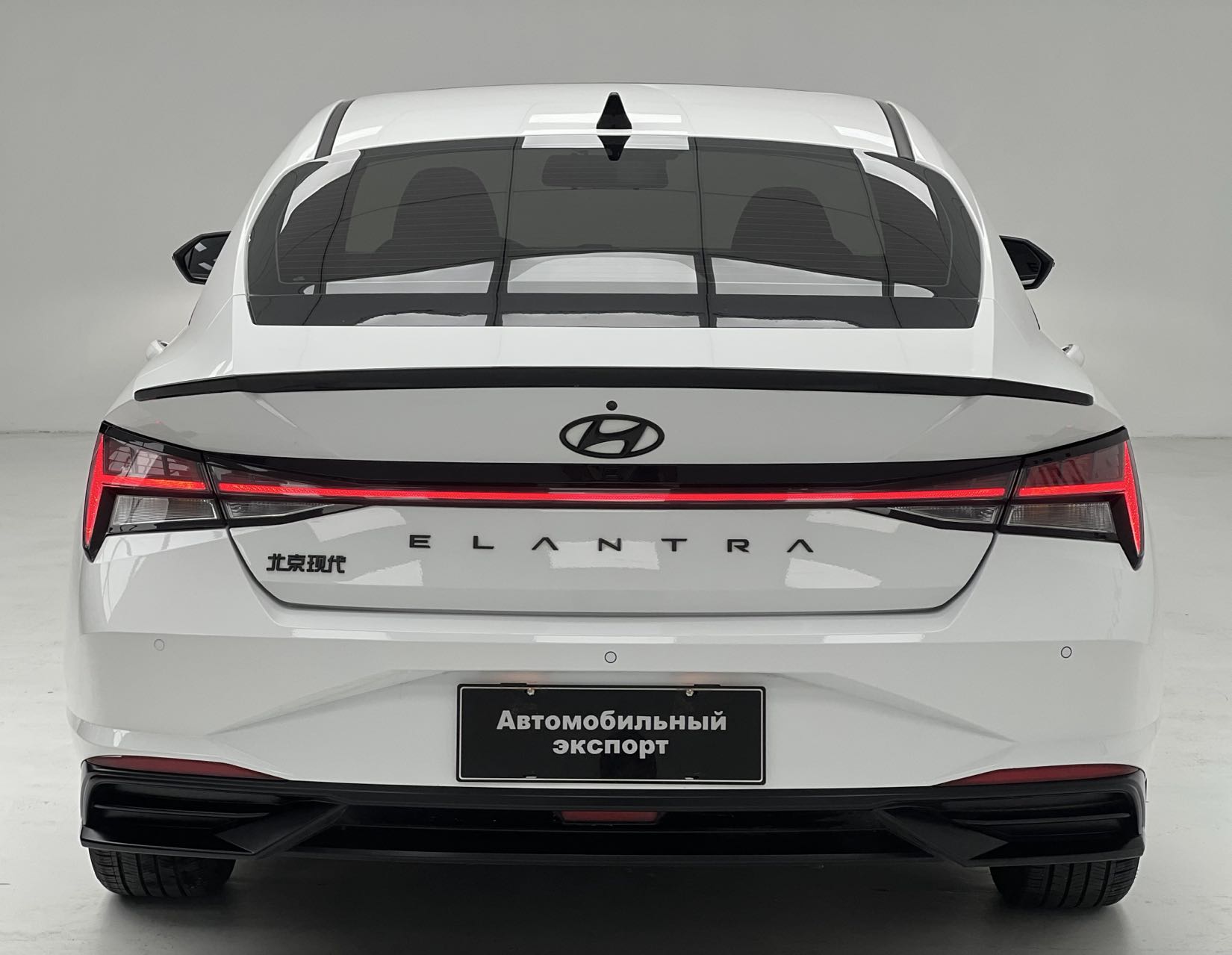 Hyundai Elantra 2022 exterior view 7 - used sedan for export from China