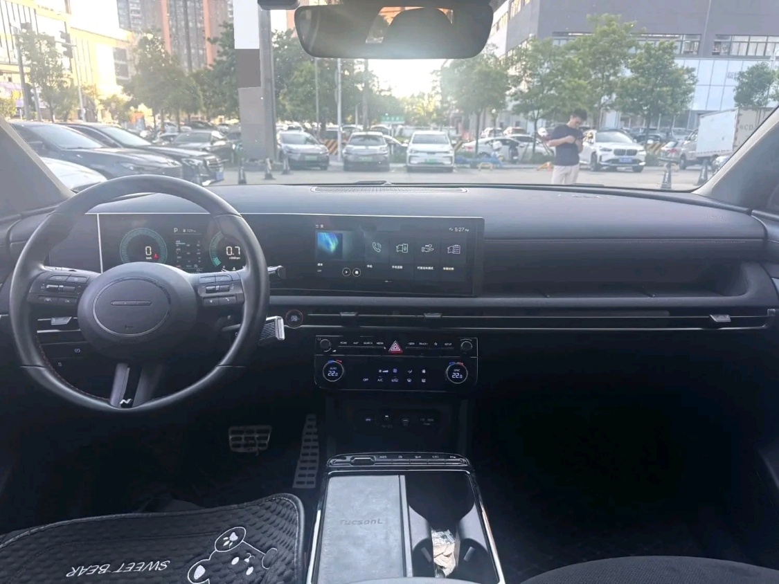 Hyundai Tucson interior view 5 - used suv for export from China