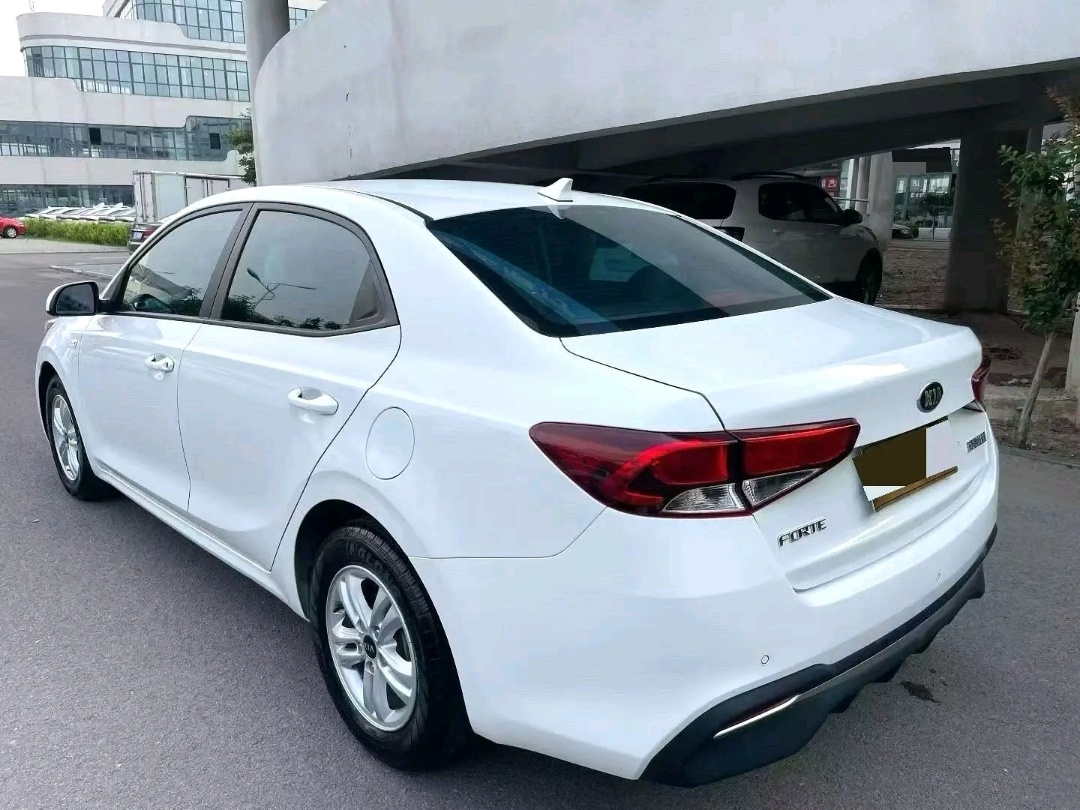 Kia Forte exterior view 2 - used sedan for export from China