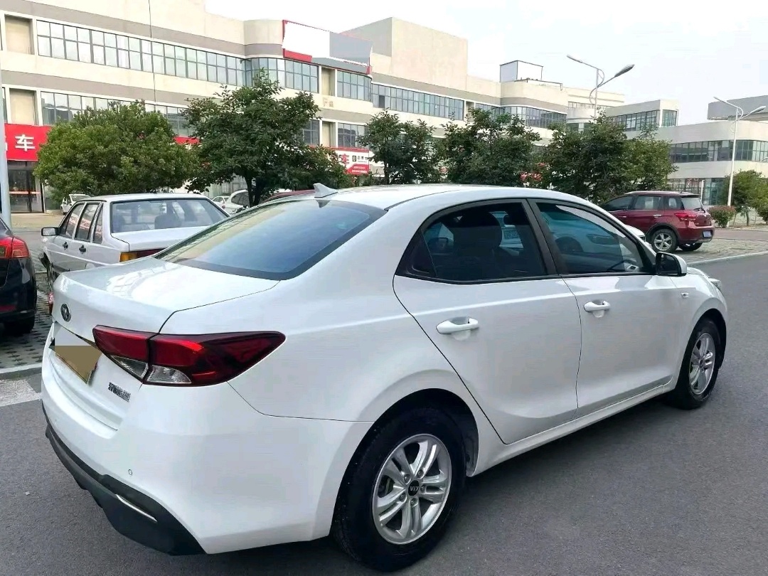 Kia Forte exterior view 6 - used sedan for export from China