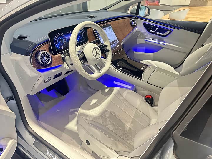 Mercedes-Benz EQE 2025 interior view 10 - used sedan for export from China