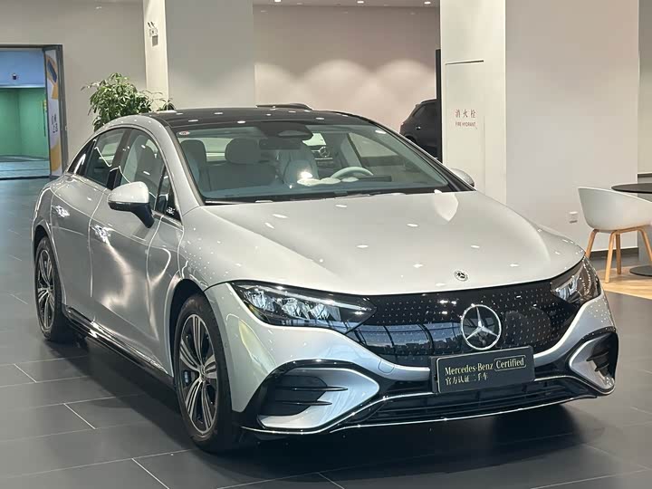 Mercedes-Benz EQE 2025 exterior view 5 - used sedan for export from China
