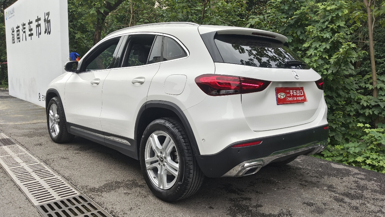 Mercedes-Benz GLA 180 2022 exterior view 10 - used suv for export from China