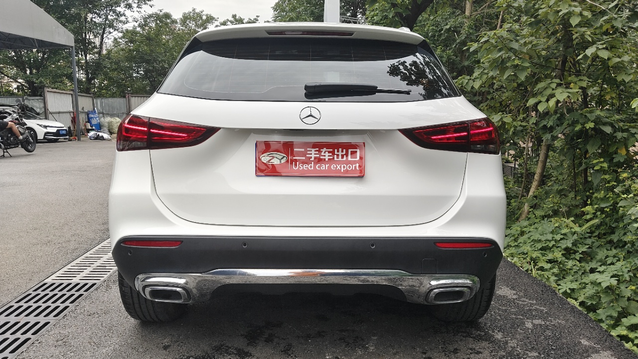 Mercedes-Benz GLA 180 2022 exterior view 11 - used suv for export from China