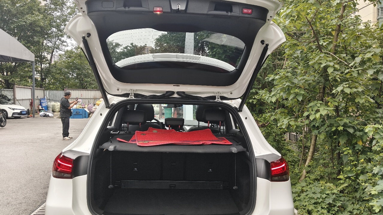 Mercedes-Benz GLA 180 2022 interior view 19 - used suv for export from China