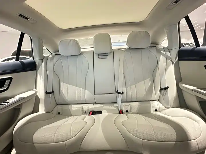 Mercedes-Benz GLA 180 2022 interior view 22 - used suv for export from China