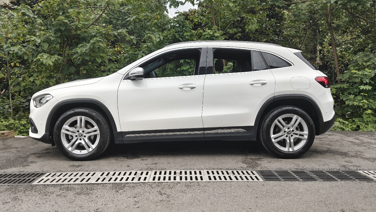 Mercedes-Benz GLA 180 2022 exterior view 8 - used suv for export from China