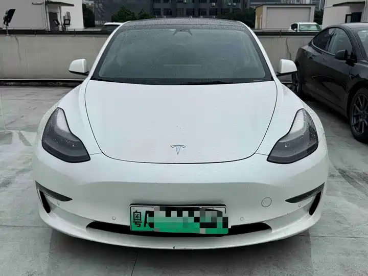 Tesla Model 3 exterior view 2 - used sedan for export from China