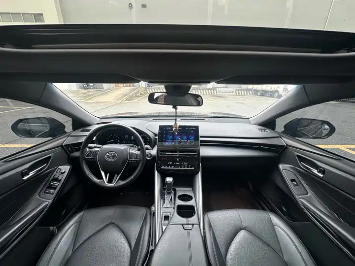 Toyota Avalon 2019 interior view 10 - used sedan for export from China