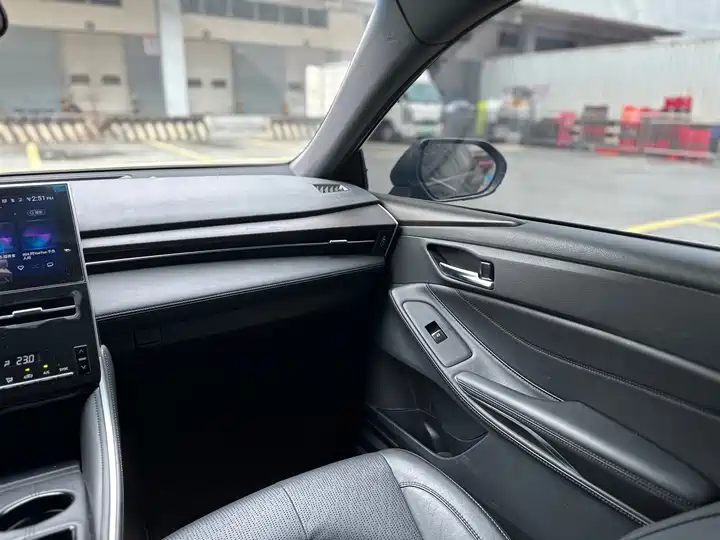 Toyota Avalon 2019 interior view 8 - used sedan for export from China