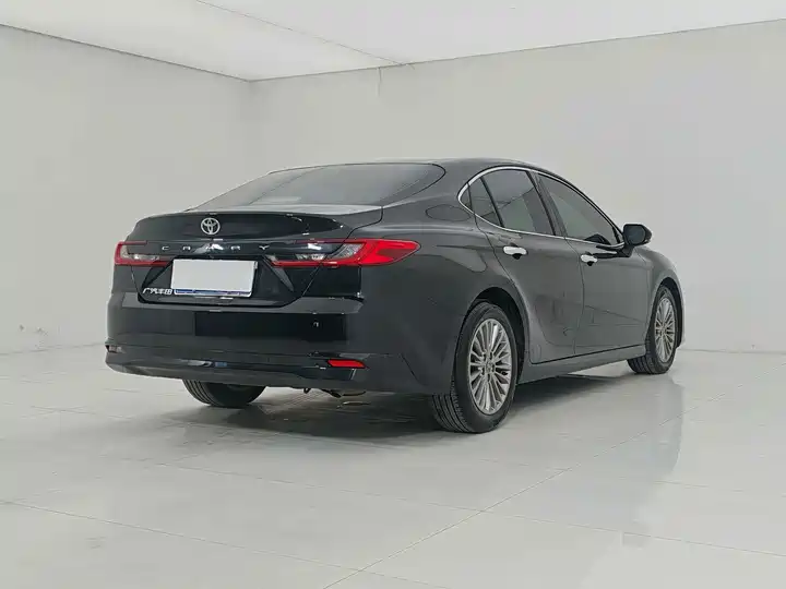 Toyota Camry 2024 exterior view 2 - used sedan for export from China
