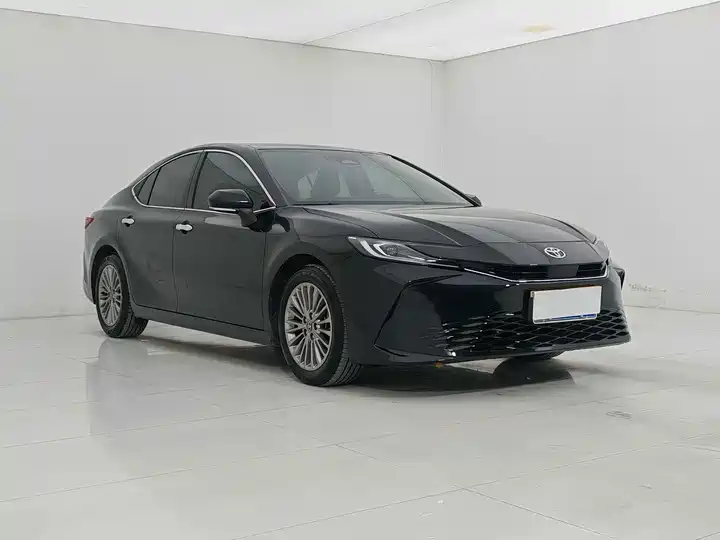Toyota Camry 2024 exterior view 3 - used sedan for export from China