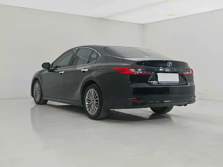 Toyota Camry 2024 exterior view 4 - used sedan for export from China