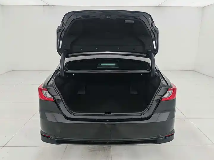 Toyota Camry 2024 interior view 8 - used sedan for export from China