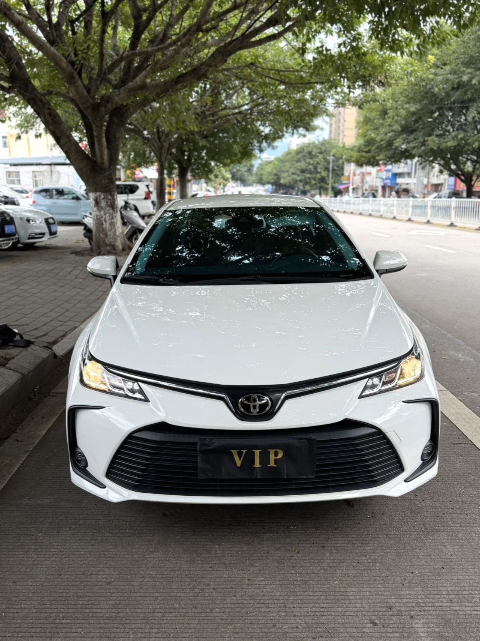 Toyota Corolla exterior view 5 - used sedan for export from China