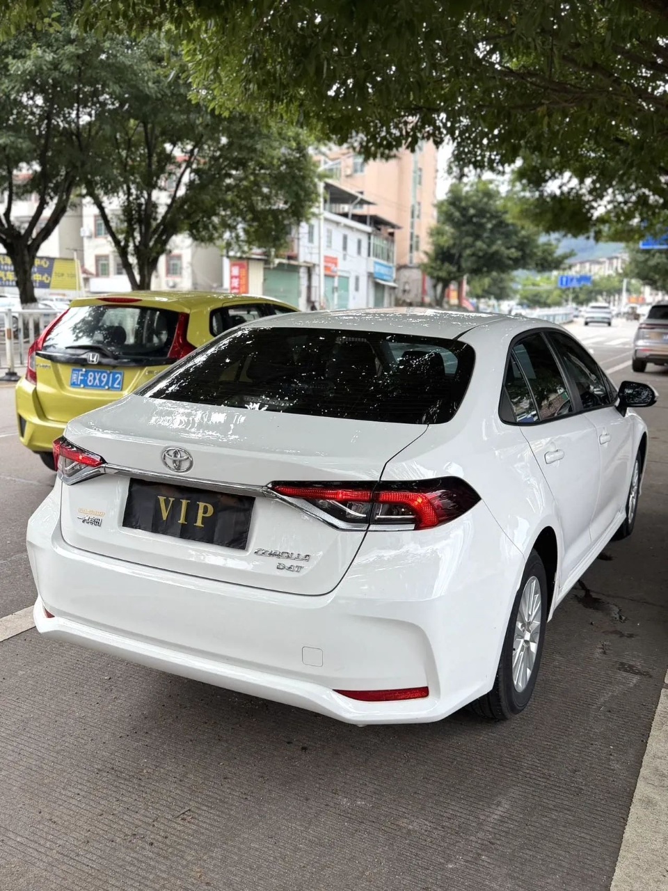 Toyota Corolla exterior view 9 - used sedan for export from China