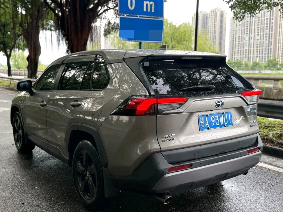 Toyota RAV4 used suv exterior - China used car export wholesale