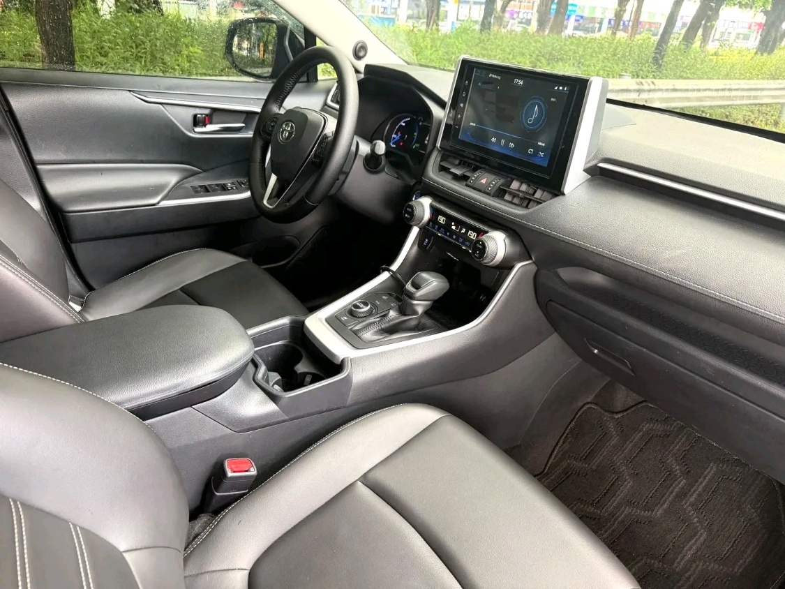 Toyota RAV4 interior view 11 - used suv for export from China