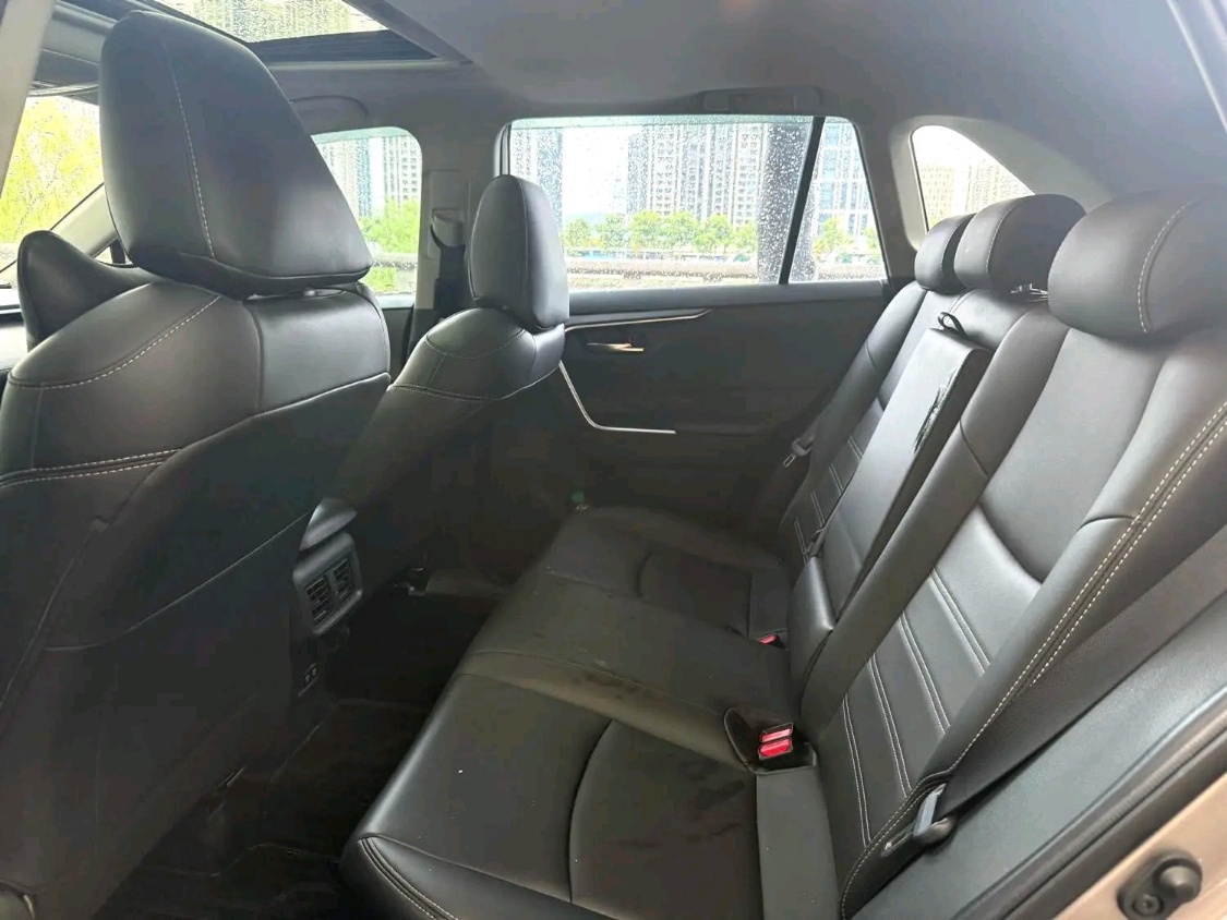 Toyota RAV4 interior view 12 - used suv for export from China