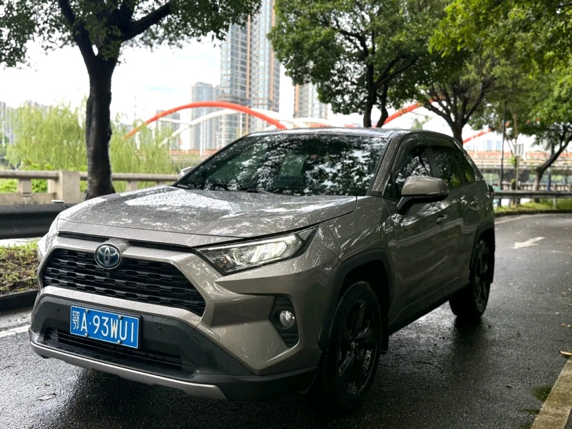 Toyota RAV4 exterior view 6 - used suv for export from China
