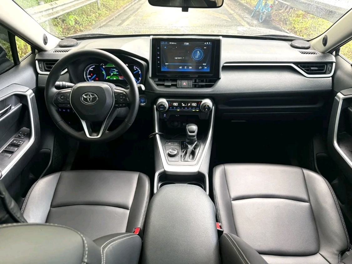 Toyota RAV4 interior view 8 - used suv for export from China